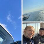 青空の下のバス車内表示と、海が見える車窓の景色、車内で並んで座る2人の男性のコラージュ写真